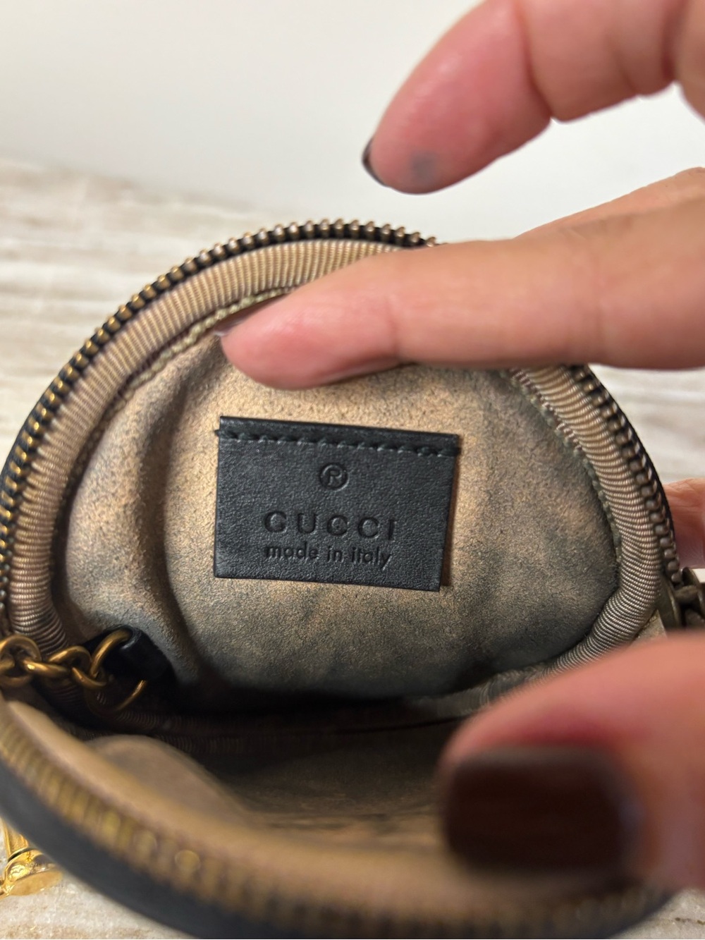 Gucci GG Marmont Round Coin Purse Black Matelasse Leather - Picture 6 of 8